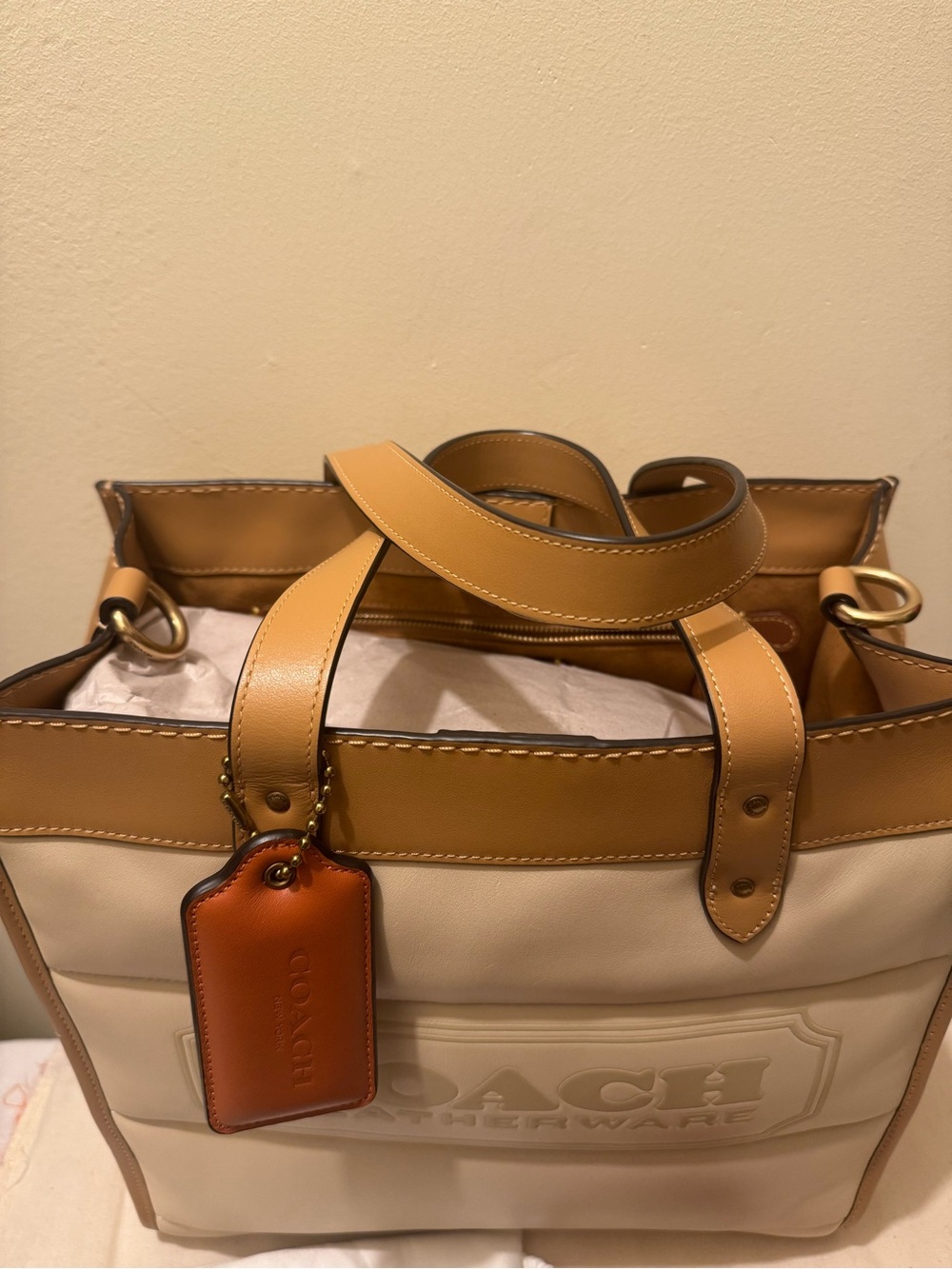 Coach Field Tote 22 Colorblock Quilting Coach Badge Leather Ivory Multi EUC Set - Picture 8 of 17
